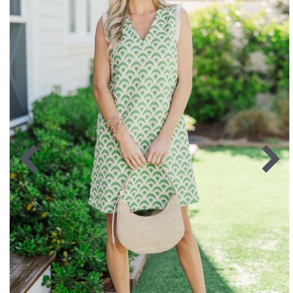 Voy Dresses & Skirts - The Horizon Green and White Embroidered Sleeveless V-Neck Shift Dress